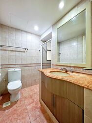 Parkview Apartments (D23), Apartment #358619251